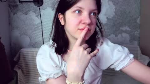 Evalena maybe just Eva online show from 04/08/26, 08:36