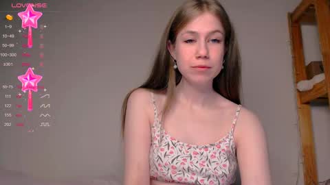 Snapshot of baby_girl_0001 chatting on 02/12/25, 02:45 Kira online show from 02/12/25, 02:45