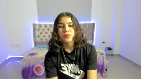 baby_glow01 online show from 10/09/25, 02:04