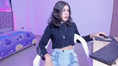 baby_glow01 online show from 11/12/25, 01:22