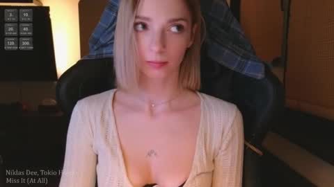 baby gopn1k online show from 12/19/25, 05:14