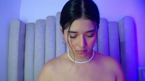 Snapshot of baby_honey24 chatting on 01/03/25, 06:01 BABY HONEY online show from 01/03/25, 06:01