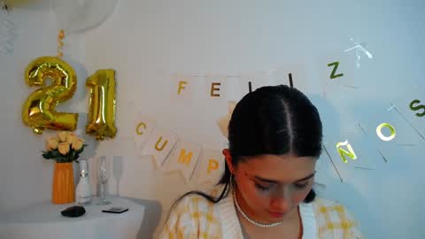 Snapshot of baby_honey24 chatting on 01/11/25, 01:48 BABY HONEY online show from 01/11/25, 01:48