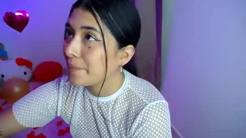 Snapshot of baby_honey24 chatting on 02/17/25, 07:15 BABY HONEY online show from 02/17/25, 07:15