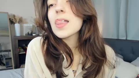 Emily online show from 10/08/25, 07:17