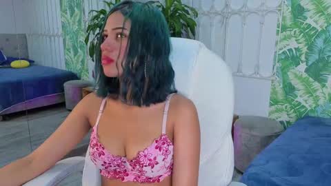 Snapshot of baby_julieta00 chatting on 05/13/26, 04:21 Julieta online show from 05/13/26, 04:21