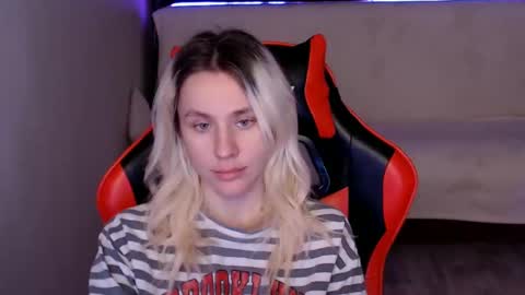 baby_kitte online show from 12/12/24, 07:41