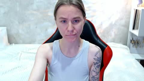 baby_kitte online show from 09/21/25, 12:12