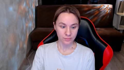 baby_kitte online show from 11/26/25, 03:07