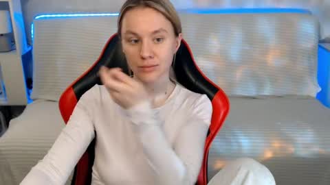 baby_kitte online show from 04/24/26, 03:53