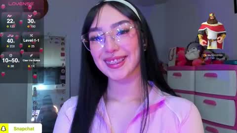 Snapshot of baby_lily1 chatting on 12/17/25, 10:21 lily online show from 12/17/25, 10:21