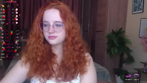 Snapshot of baby_little_fox chatting on 10/09/25, 11:30 baby_little_fox online show from 10/09/25, 11:30