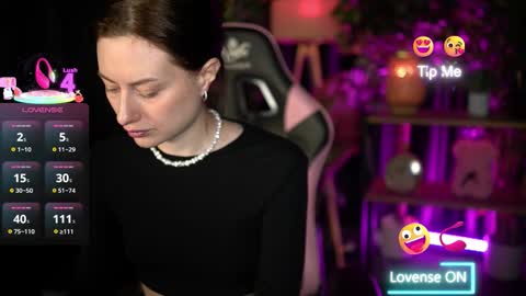 Snapshot of baby_luna_xo chatting on 02/07/26, 09:35 Hanna online show from 02/07/26, 09:35