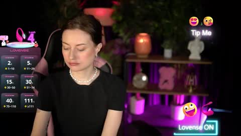 Snapshot of baby_luna_xo chatting on 02/17/26, 09:39 Hanna online show from 02/17/26, 09:39