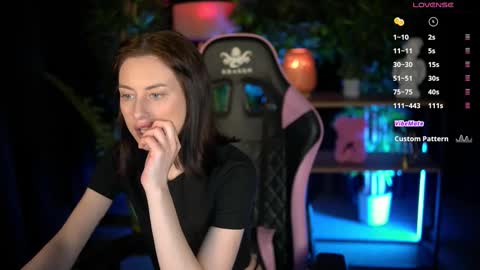 Snapshot of baby_luna_xo chatting on 02/22/26, 05:33 Hanna online show from 02/22/26, 05:33