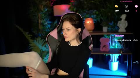 Snapshot of baby_luna_xo chatting on 02/23/26, 09:50 Hanna online show from 02/23/26, 09:50