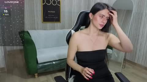 Bella online show from 09/17/25, 07:37