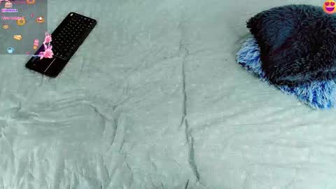 Snapshot of baby_rouss chatting on 09/27/25, 12:54 Baby-Rouss online show from 09/27/25, 12:54