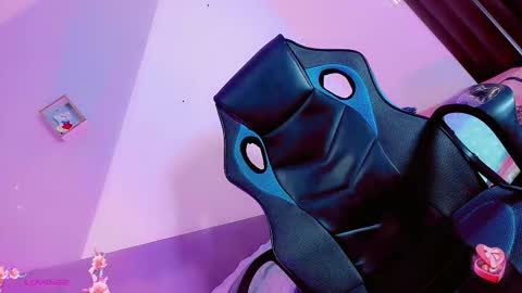 Snapshot of baby_rouss chatting on 11/26/25, 01:23 Baby-Rouss online show from 11/26/25, 01:23