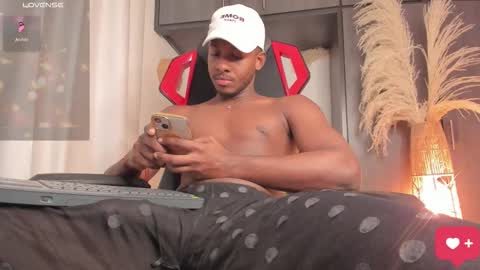 FOLLOW ME  online show from 02/05/26, 02:54