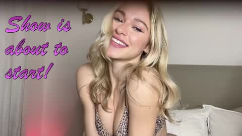 Snapshot of baby_tav chatting on 03/07/25, 04:11 Baby Tavia online show from 03/07/25, 04:11