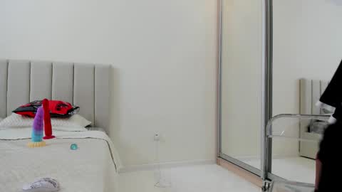 Snapshot of babyalexax chatting on 09/15/25, 06:13 BabyAlexaX online show from 09/15/25, 06:13