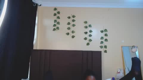 Snapshot of babybree_1 chatting on 05/18/26, 11:27 kirah online show from 05/18/26, 11:27