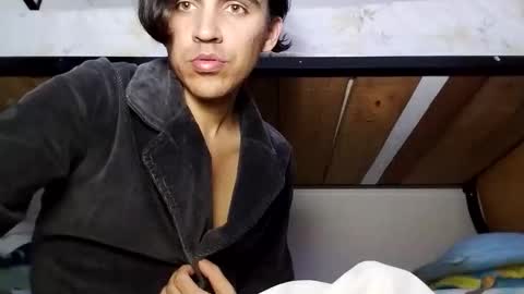 Dani  online show from 11/25/25, 10:43