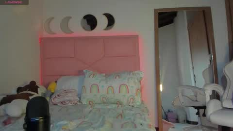 mia online show from 11/12/25, 06:19