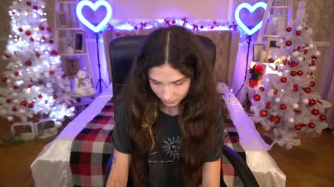 Snapshot of babyflowerr chatting on 12/16/24, 02:15 Sasha online show from 12/16/24, 02:15