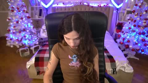 Snapshot of babyflowerr chatting on 12/22/24, 08:14 Sasha online show from 12/22/24, 08:14