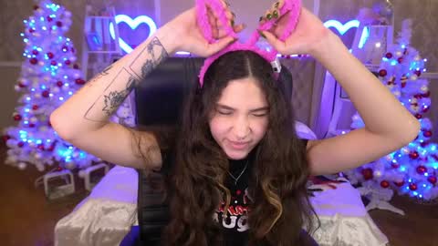 Snapshot of babyflowerr chatting on 12/25/24, 11:10 Sasha online show from 12/25/24, 11:10