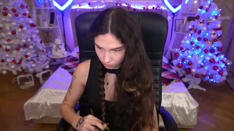 Snapshot of babyflowerr chatting on 12/26/24, 02:33 Sasha online show from 12/26/24, 02:33