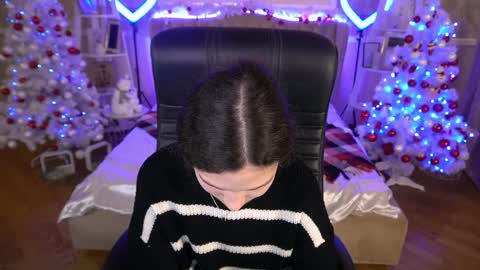 Snapshot of babyflowerr chatting on 12/27/24, 07:57 Sasha online show from 12/27/24, 07:57
