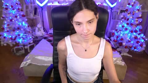 Snapshot of babyflowerr chatting on 12/28/24, 02:54 Sasha online show from 12/28/24, 02:54