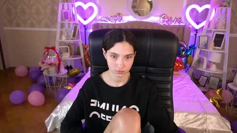 Snapshot of babyflowerr chatting on 02/08/25, 05:51 Sasha online show from 02/08/25, 05:51