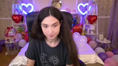 Snapshot of babyflowerr chatting on 02/17/25, 11:09 Sasha online show from 02/17/25, 11:09