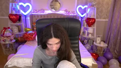Snapshot of babyflowerr chatting on 02/20/25, 05:01 Sasha online show from 02/20/25, 05:01