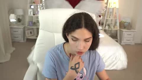 Snapshot of babyflowerr chatting on 09/12/25, 07:25 Sasha online show from 09/12/25, 07:25