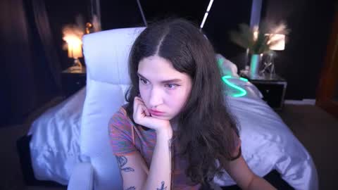 Snapshot of babyflowerr chatting on 10/12/25, 06:40 Sasha online show from 10/12/25, 06:40