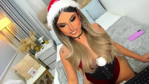 Snapshot of babygoddess4u chatting on 12/28/24, 01:17 ASK ME IN PM online show from 12/28/24, 01:17