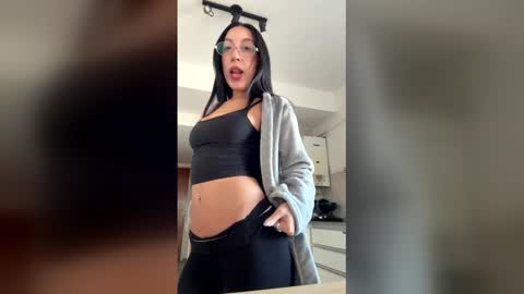 Baby Lola online show from 05/19/26, 08:04
