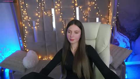 Snapshot of babylumii chatting on 04/22/26, 12:39 Lady Vi online show from 04/22/26, 12:39