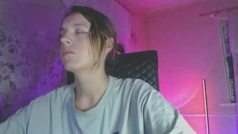 Snapshot of babymuro4ka chatting on 10/11/25, 05:44 Sonya online show from 10/11/25, 05:44