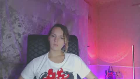 Snapshot of babymuro4ka chatting on 10/14/25, 06:31 Sonya online show from 10/14/25, 06:31