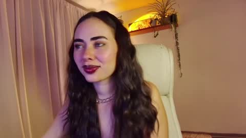 Snapshot of babyprincesstalia chatting on 05/13/26, 04:43 Talia online show from 05/13/26, 04:43