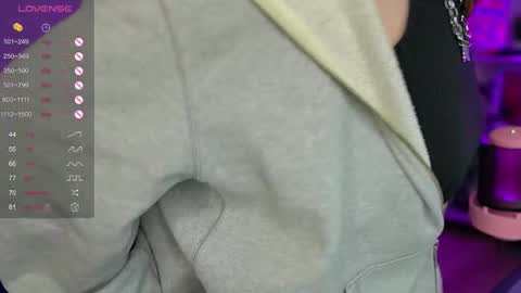 Snapshot of babyroxynill chatting on 12/16/24, 02:15 Nika online show from 12/16/24, 02:15