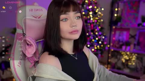 Snapshot of babyroxynill chatting on 12/28/24, 10:55 Nika online show from 12/28/24, 10:55