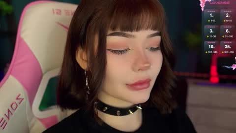 Snapshot of babyroxynill chatting on 10/25/25, 05:26 Nika online show from 10/25/25, 05:26