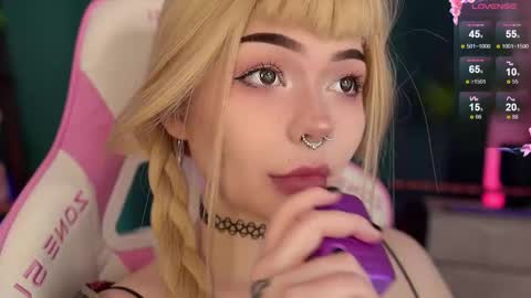 Snapshot of babyroxynill chatting on 11/02/25, 06:38 Nika online show from 11/02/25, 06:38